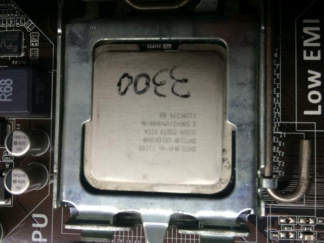 赛扬e3300-赛扬e3300能换成什么cpu